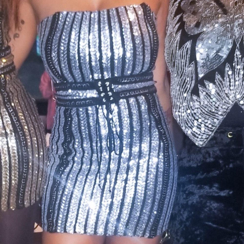 Mini Strapless Sequence Silver And Black Dress - image 4